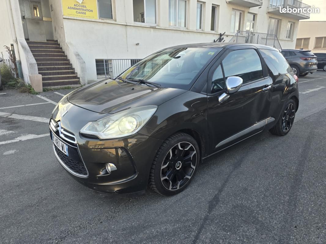 Citroën DS3 e-HDi 110 Airdream Sport Chic (image 2)
