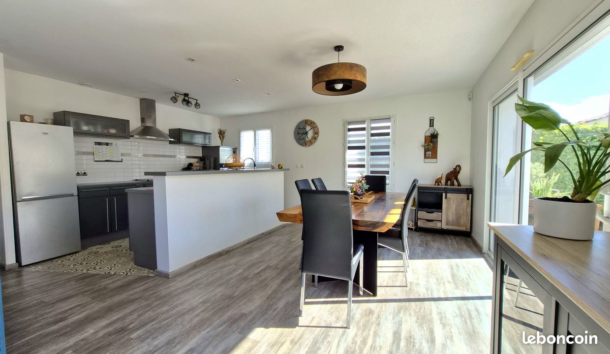 Maison 5 pièces 122 m² · à Thairé · 122 m² · 349 000 €
