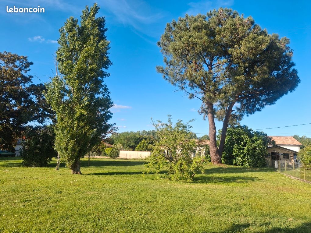 Terrain de 804 m² · à Auterive · 92 000 €