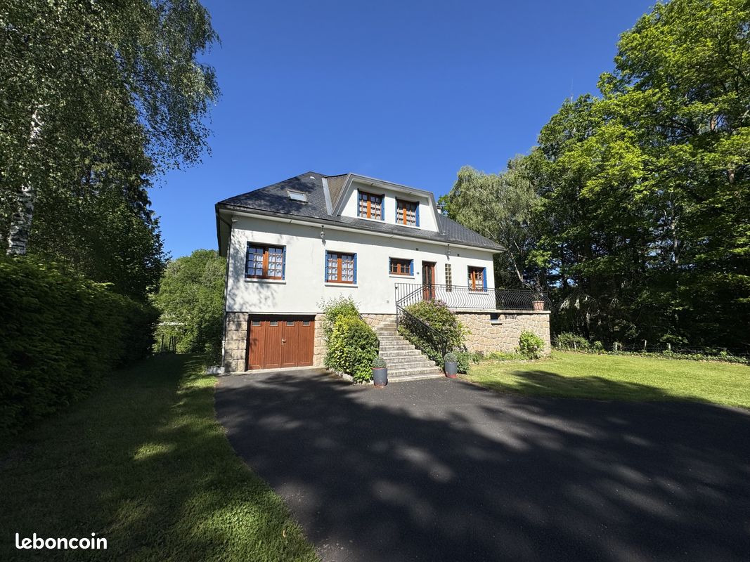 Maison 6 pièces 133 m² · à Ussel · 133 m² · 199 900 €