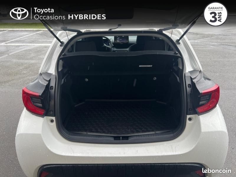 Toyota Yaris 116h Design 5p MY22 (image 10)