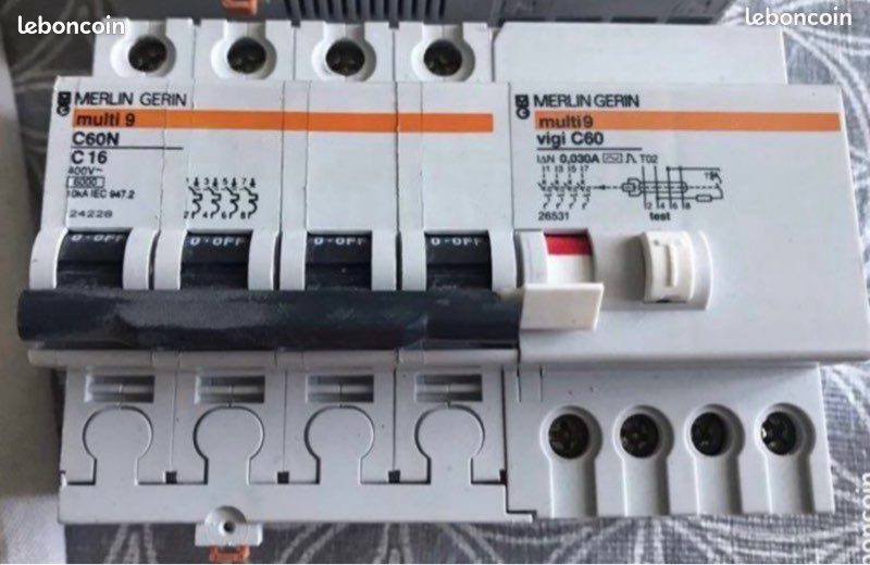 Disjoncteur modulaire+différentiel Merlin Gerin Multi 9 C60N 16A 24228 (image 1)