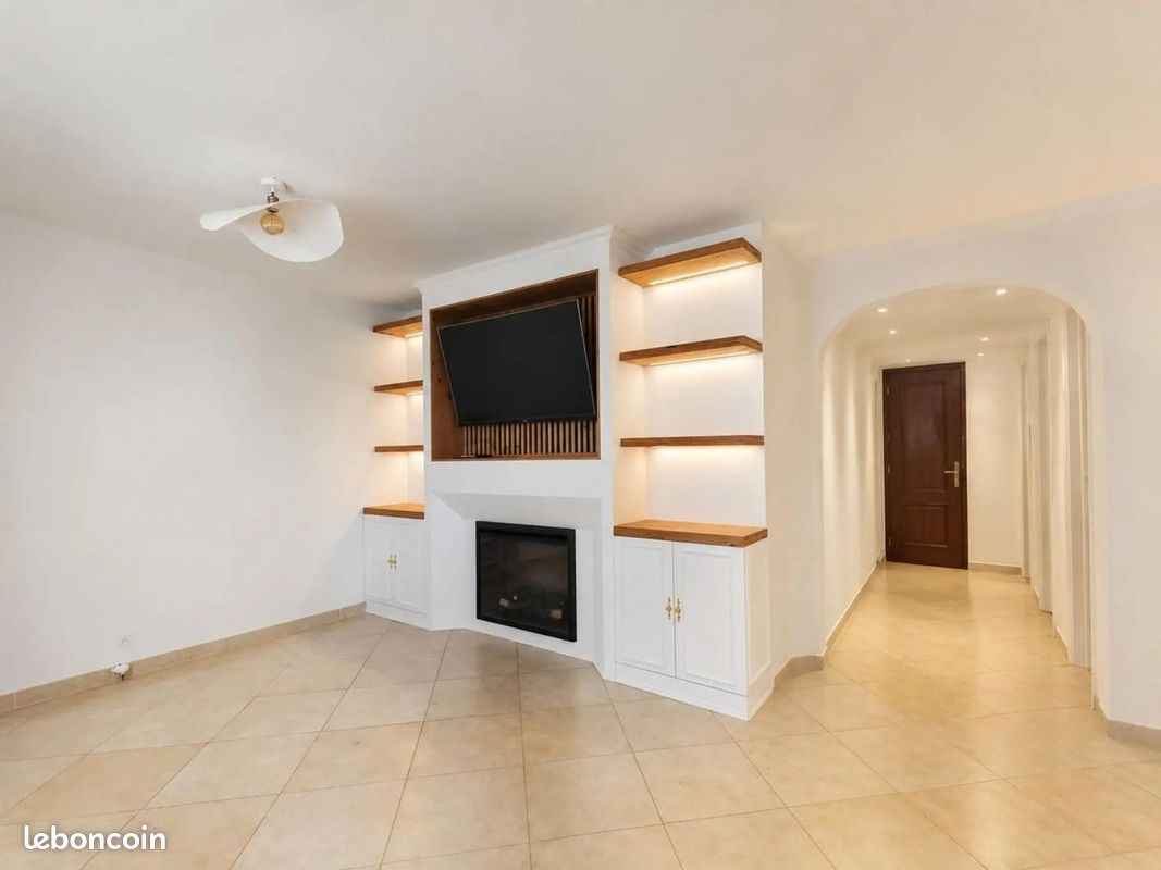 Appartement 5 pièces 82 m² · à Fréjus · 82 m² · 280 000 €