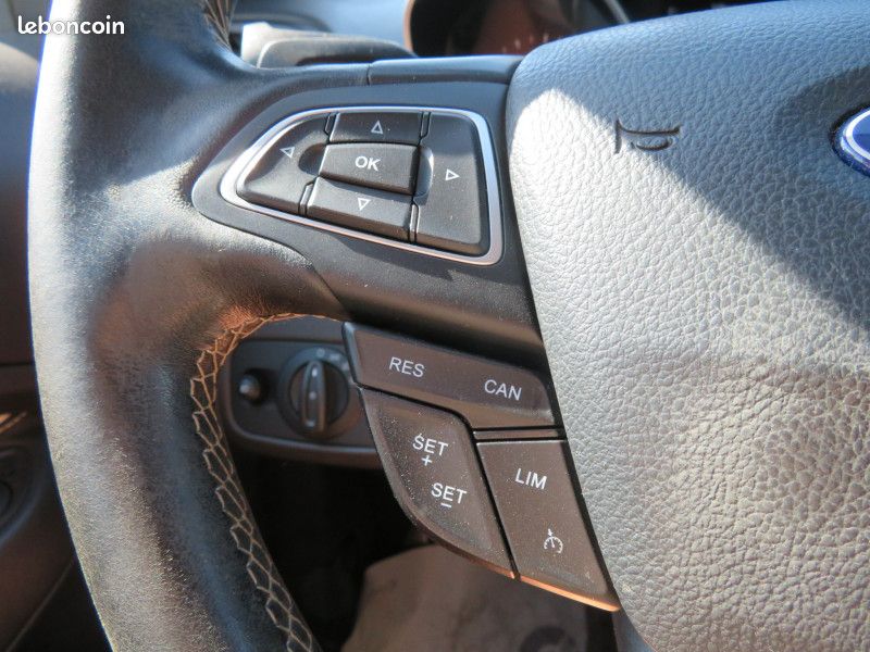 Ford KUGA 2.0 TDCI 150CH STOP&START VIGNALE 4X4 POWERSHIFT + ATTELAGE (image 17)
