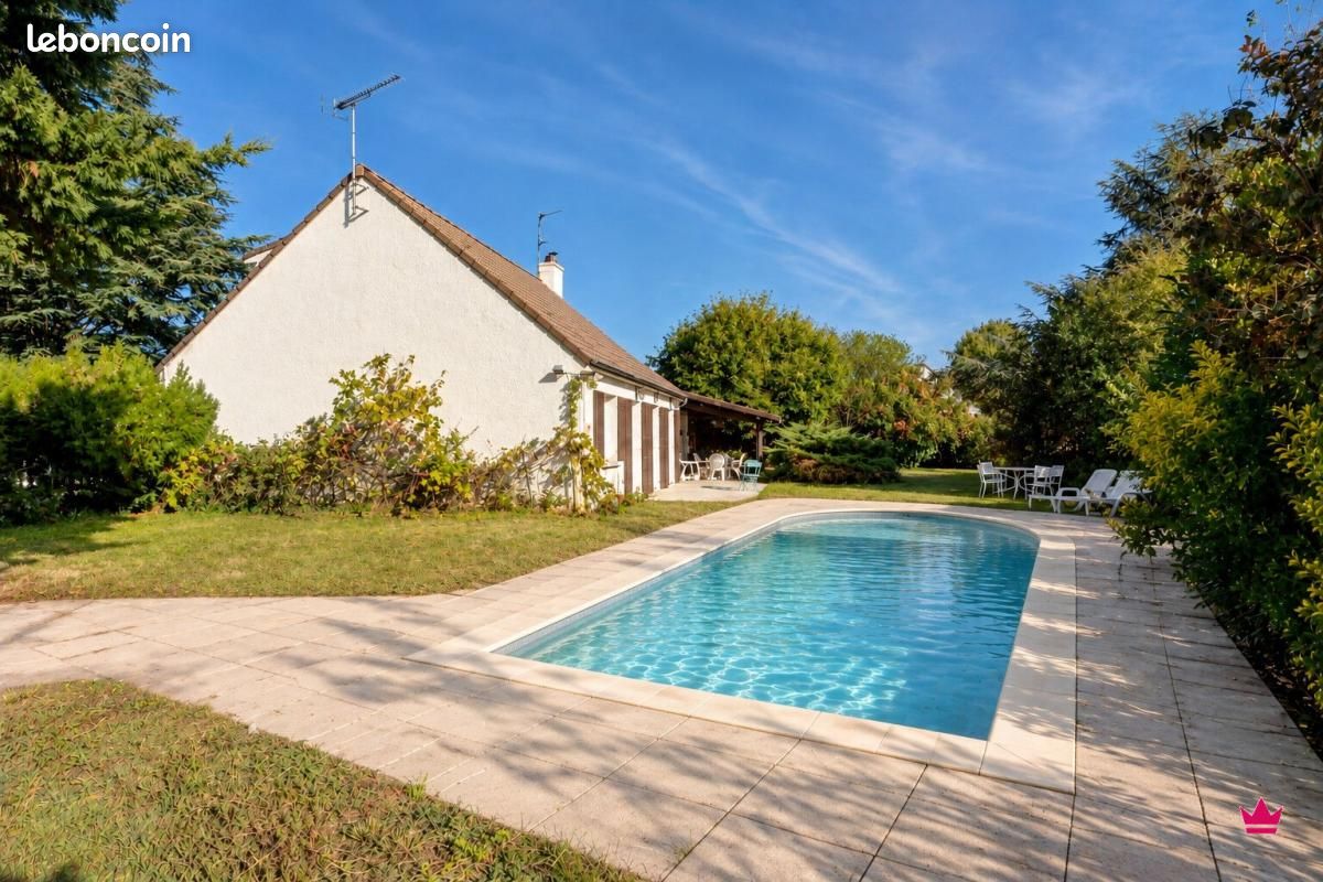 Maison 6 pièces 137 m² · à Chassieu · 137 m² · 448 000 €
