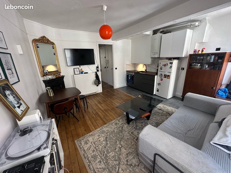 Appartement 2 pièces 42 m² · à Paris · 42 m² · 1 300 €