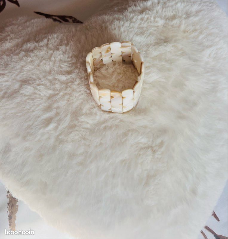 Bracelet (image 2)