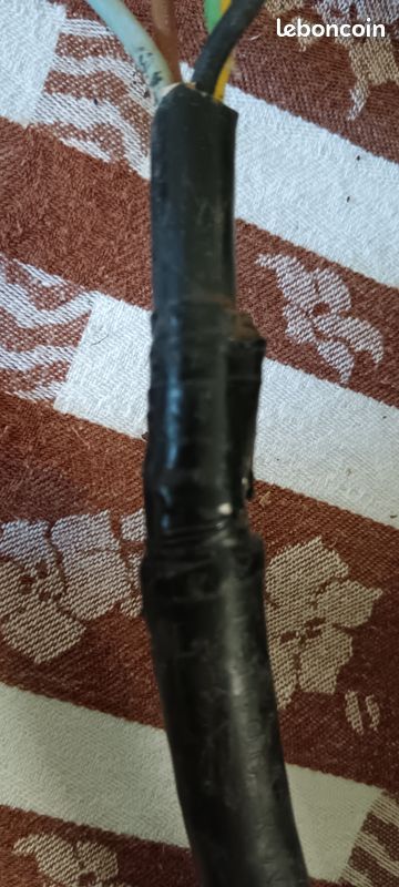 Câble électrique noir armé (image 4)