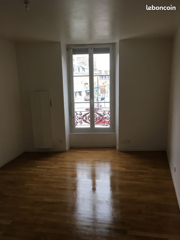 Appartement 1 pièce 30 m² · à Saint-Hilaire-du-Harcouët · 30 m² · 330 €/mois