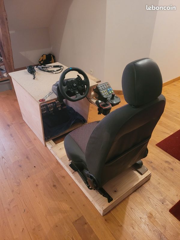 Volant Logitech G923 playseat (image 1)