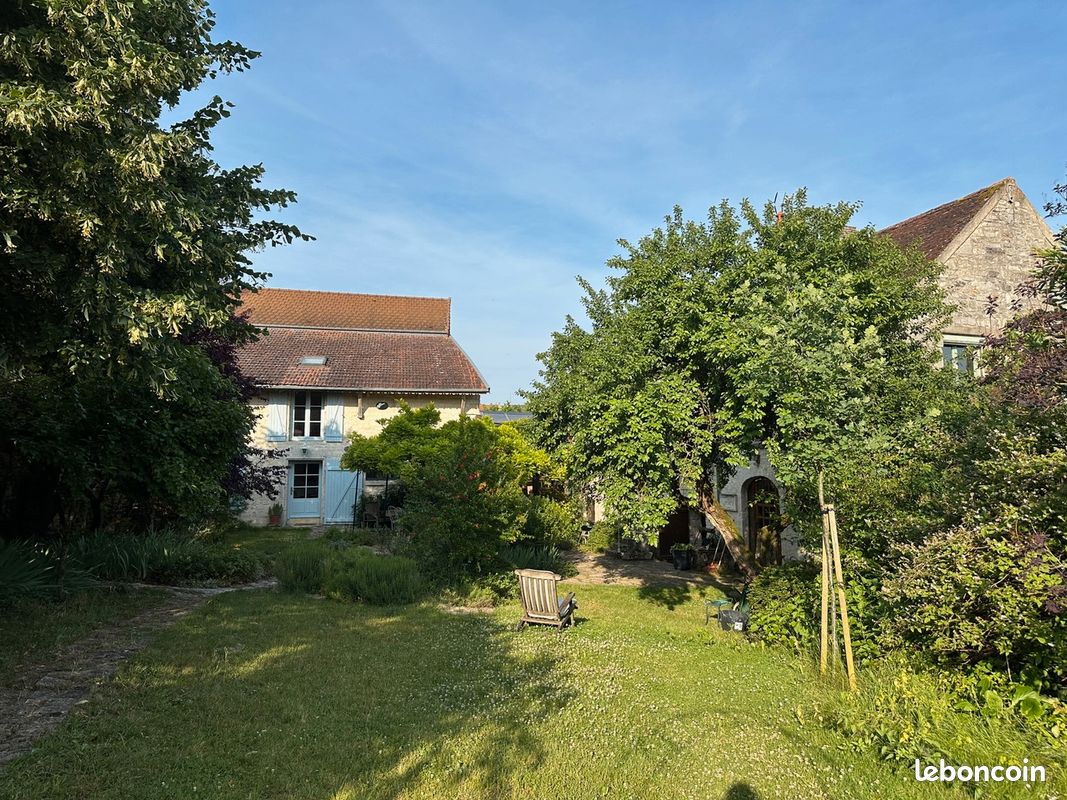 Maison 8 pièces 225 m² · à Moulins-en-Tonnerrois · 225 m² · 360 000 €