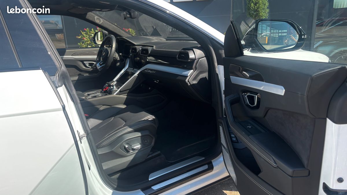 Lamborghini Urus / Pack carbon integral / Entretien exclusivement Lamborghini / Française (image 9)