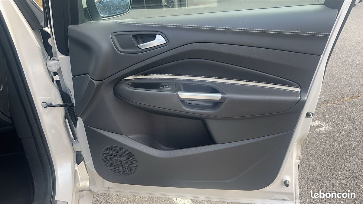 Ford Kuga 1.5 ECOBOOST 150 Vignale (image 24)