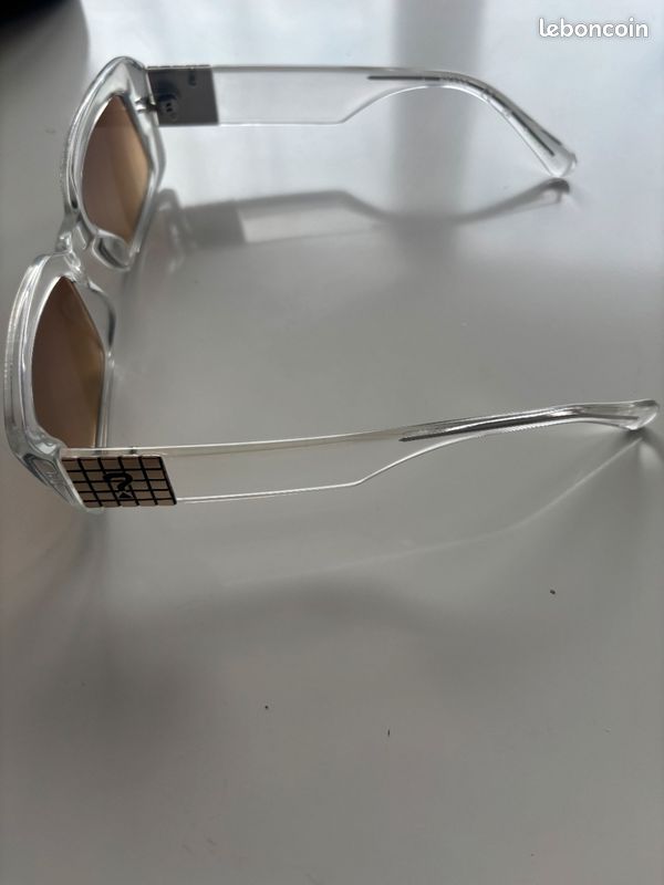Lunettes de soleil Guess - neuves (image 6)