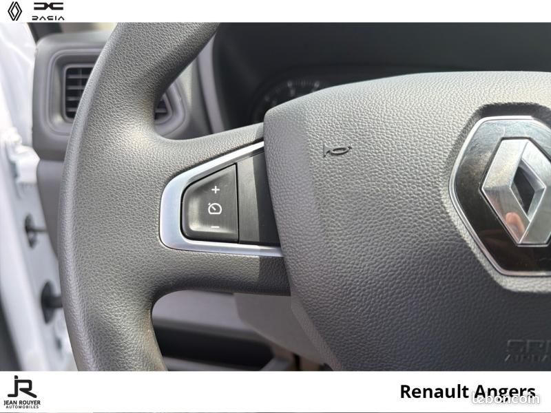 Renault Master CCb RJ3500 L2 2.3 Blue dCi PAF AR court 130ch Confort 29570 HT (image 12)