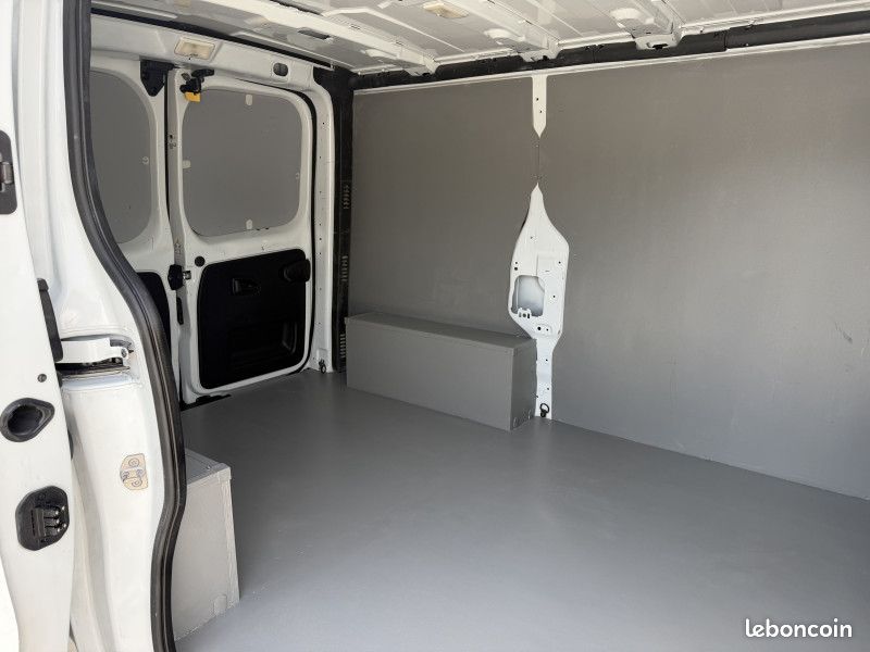 Renault TRAFIC III FG L1H1 3T 2.0 BLUE DCI 130CH GRAND CONFORT - SUIVI RENAULT (image 10)
