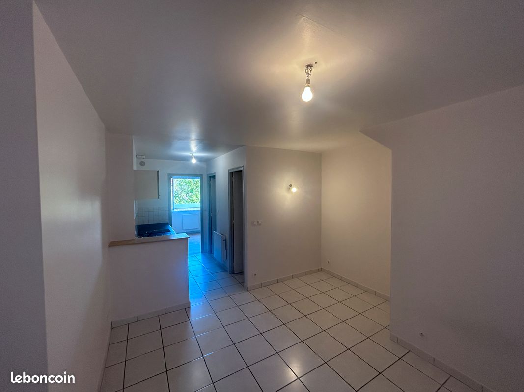Appartement 1 pièce 34 m² · à Troissy · 33,7 m² · 293 €/mois