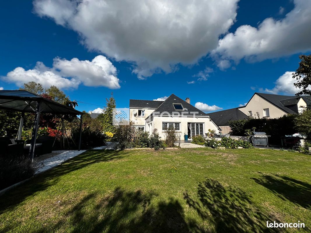 Maison 7 pièces 148 m² · à Bricqueville-sur-Mer · 148 m² · 390 000 €