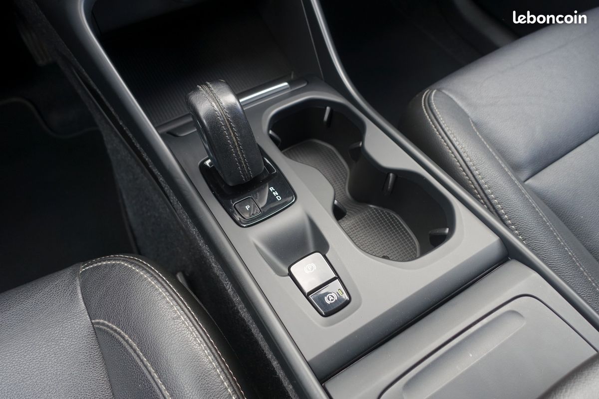 XC40 D3 2.0 Geartronic 150ch Momentum Cuir/Toit ouvrant/Gps Europe/Caméra de recul/Régulateur/Carplay/Hayon électrique/1*Main/Garantie 12 mois (image 10)