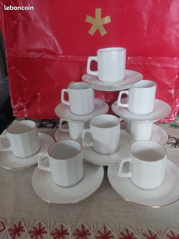 9 tasses en grès (image 1)