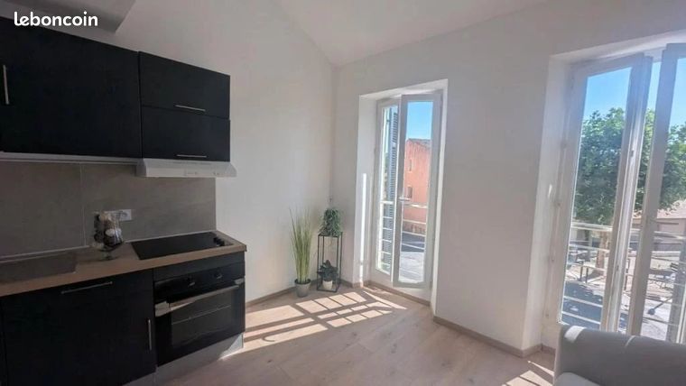 Studio 1 pièce 21 m²