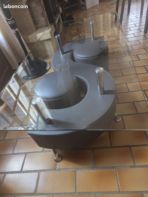 Table basse en verre avec poufs (image 2)
