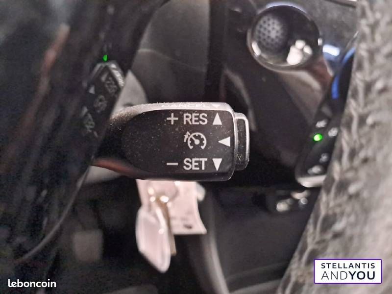 Citroën C1 VTi 72 S&S Shine (image 13)
