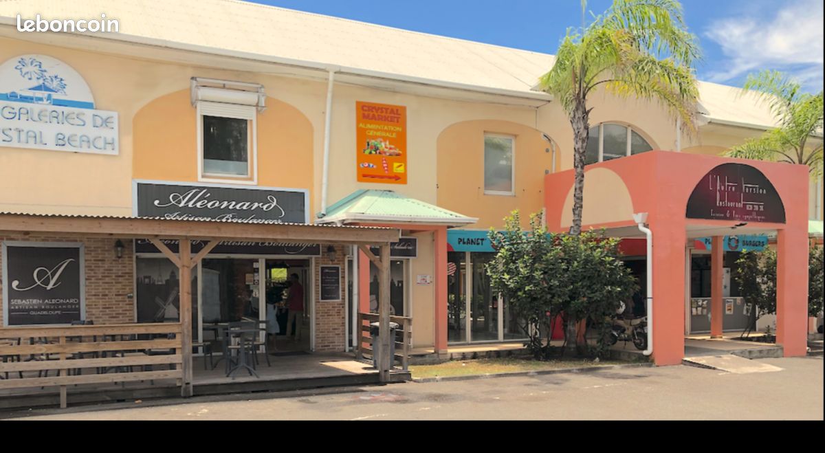 Appartement Courbaril Charmant et spacieux T3 en bord de mer accès direct plage (image 15)