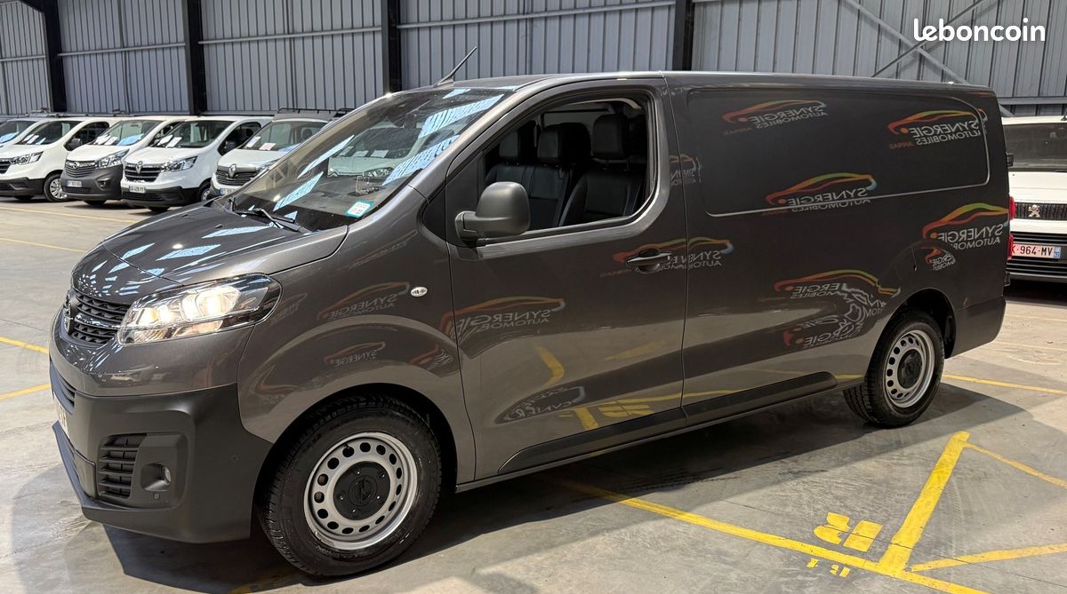 Vivaro l3 2.0 d 120 ch pack business 9.753 km d'origine 20.492 ht (24.590 ttc) (image 2)