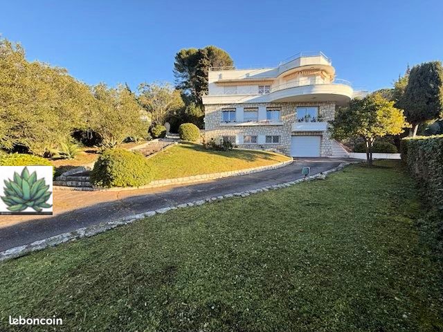 Appartement 4 pièces 128 m² · à Cannes · 128 m² · 2 890 €