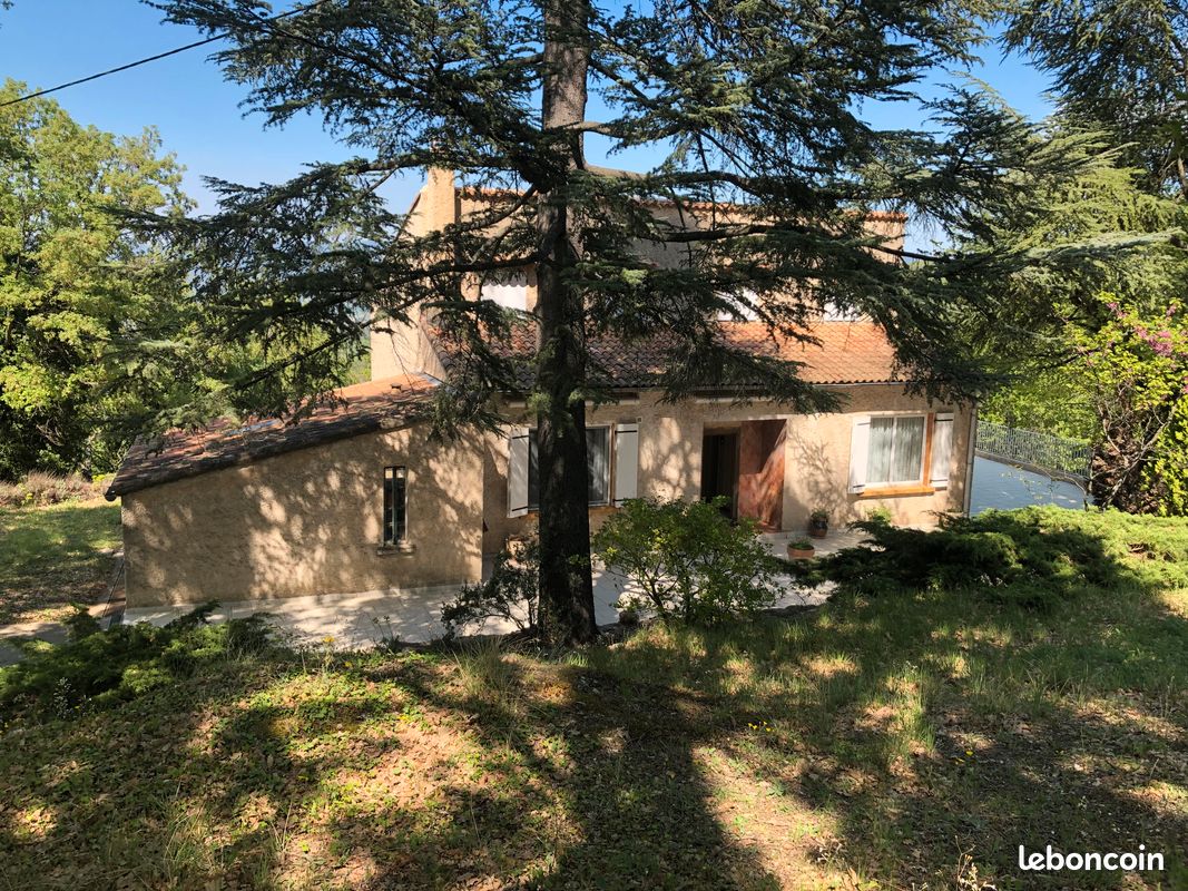 Maison 8 pièces 200 m² · à Bonnieux · 200 m² · 565 000 €