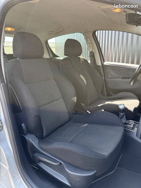 Peugeot 207 1.6 HDI110 EXECUTIVE PACK 5P (image 9)