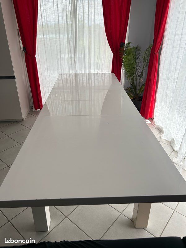 Table de salle à manger (image 5)
