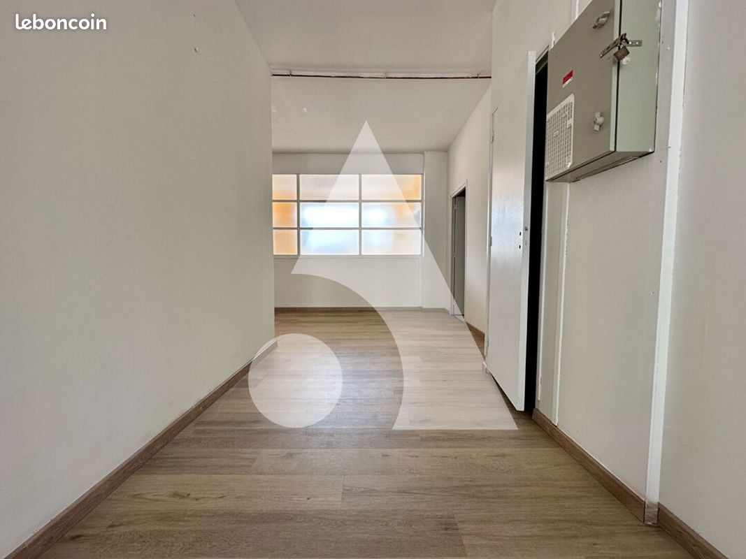 Local 187 m² LONGUENESSE (image 5)
