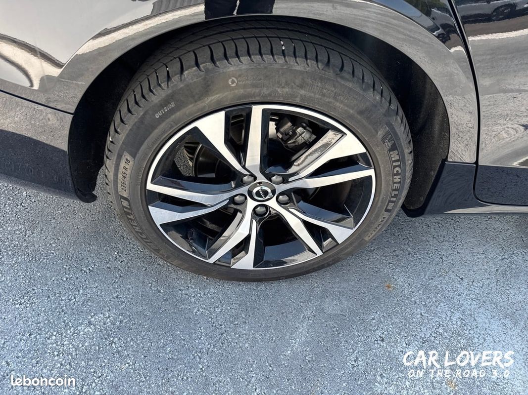 VOLVO V60 Micro hybride essence B4 197 ch DCT7 Ultra Style Dark (image 9)