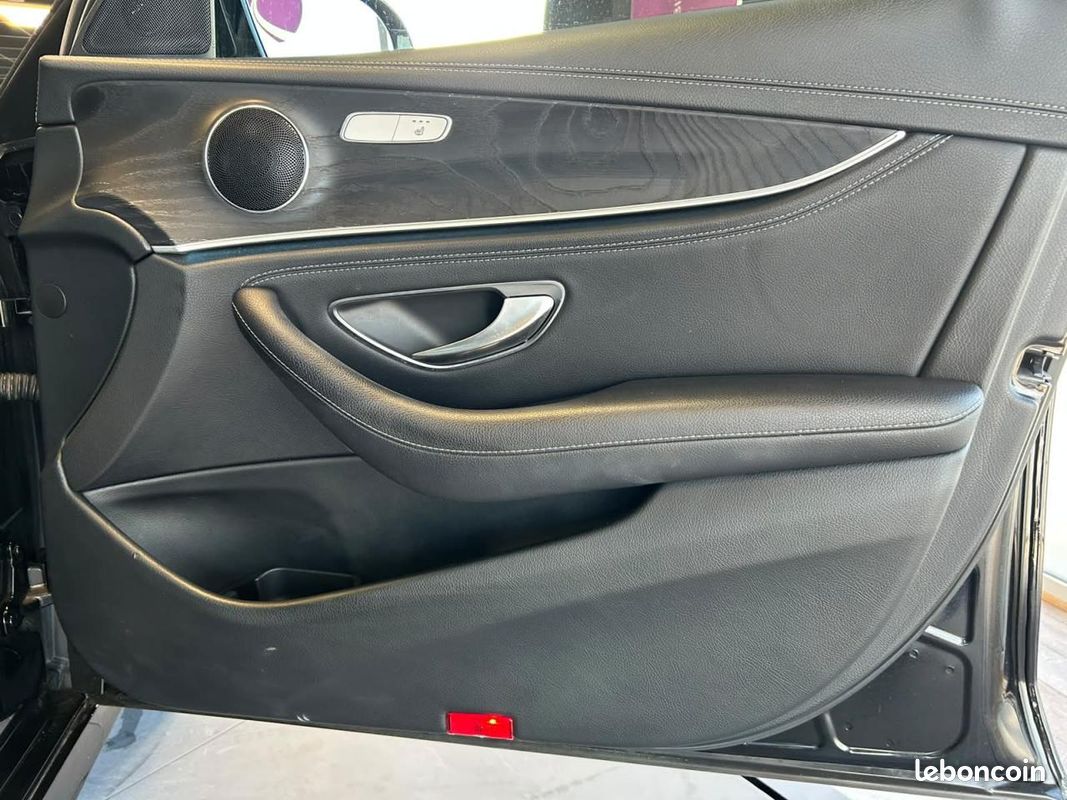 MERCEDES CLASSE E E 220 D - BVA 9G-Tronic BERLINE - AMG Line - TOIT OUVRANT - CAMERA 360 - ENTRETIEN COMPLET - 2EME (image 28)