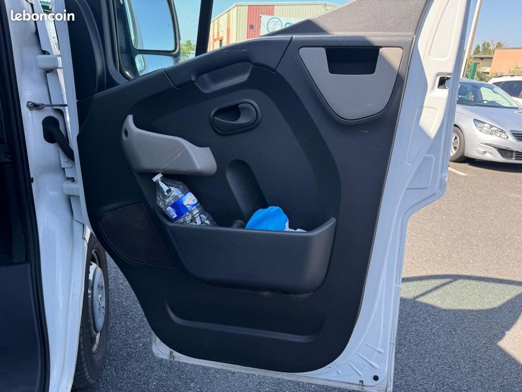 RENAULT MASTER Grand Confort F3500 L2H2 2.3 Energy dCi - 170 III FOURGON Traction PHASE 2 Garantie 6 mois (image 27)