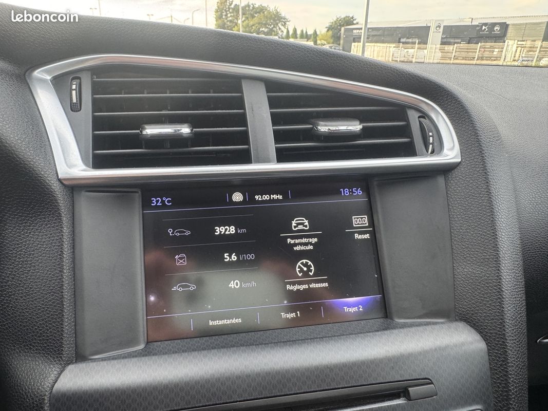 Citroen DS4 1.6 BLUEHDI 120CH SO CHIC S&S (image 21)