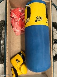 Sac de boxe enfant (image 1)