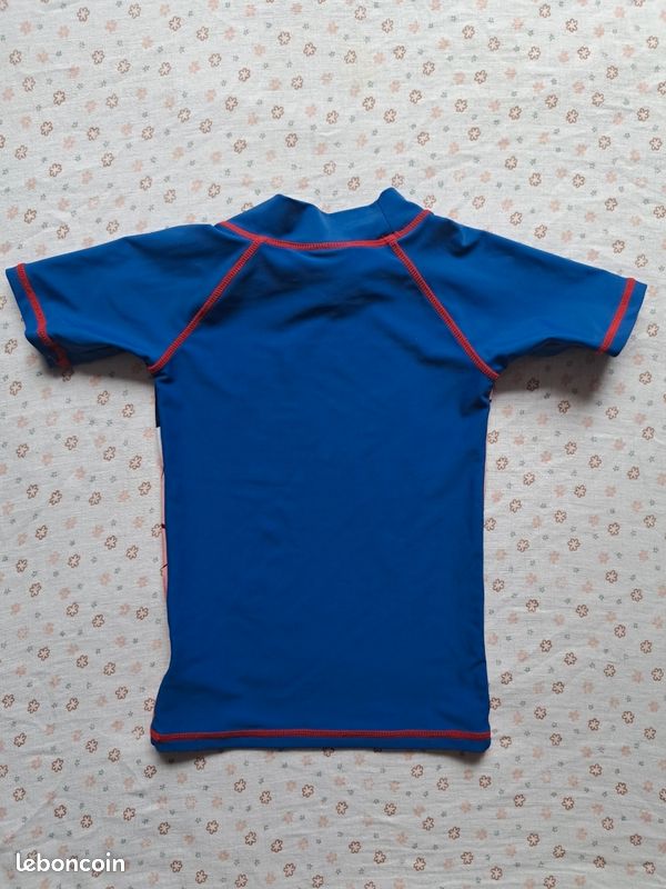 Haut anti-UV Spider-Man - Taille 6 ans - Très bon état (image 3)