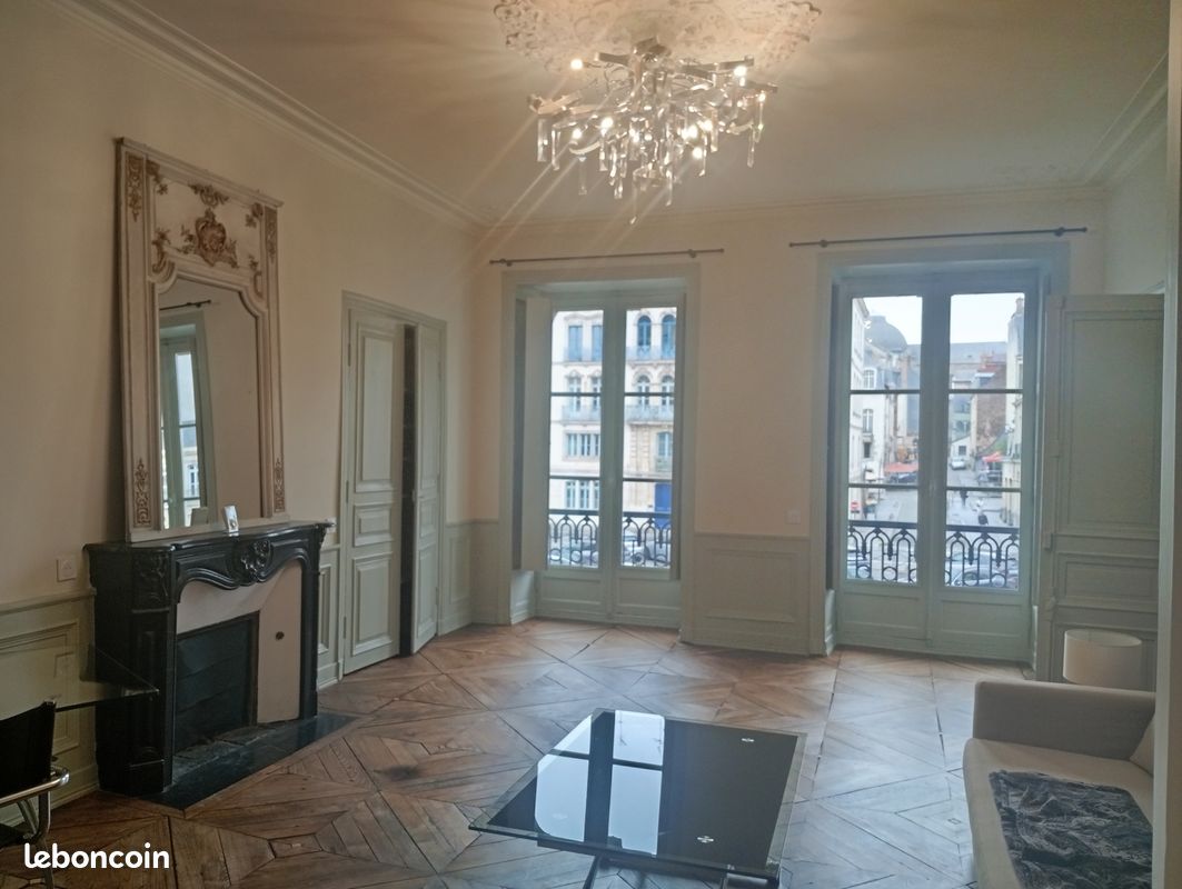 Appartement 5 pièces 121 m² · à Rennes · 121 m² · 1 820 €