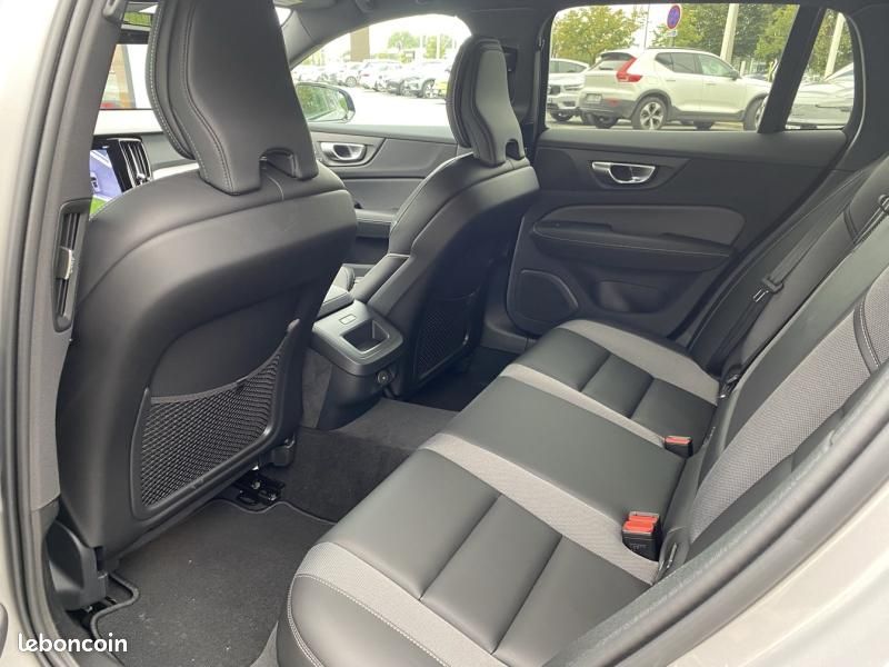 Volvo V60 B3 163ch Plus Style Dark DCT 7 (image 6)