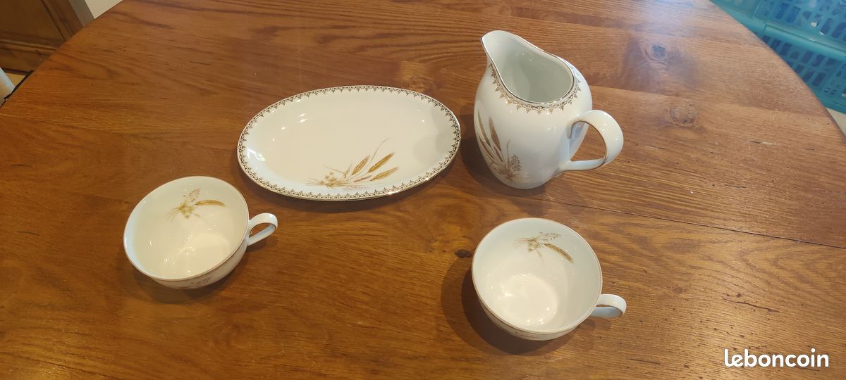 Déjeuner en porcelaine (image 1)