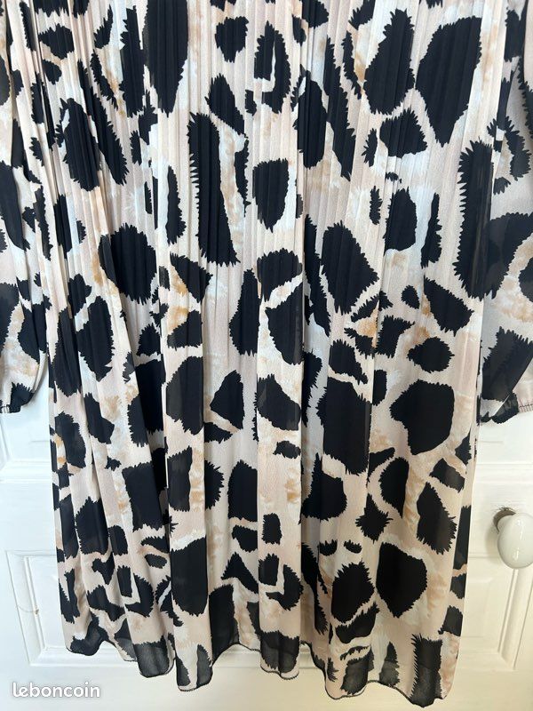 Robe ou tunique plissée SÉNÉS - imprimé animal noir, beuge camel, crème - TU jusqu’au 46 - neuve (image 4)