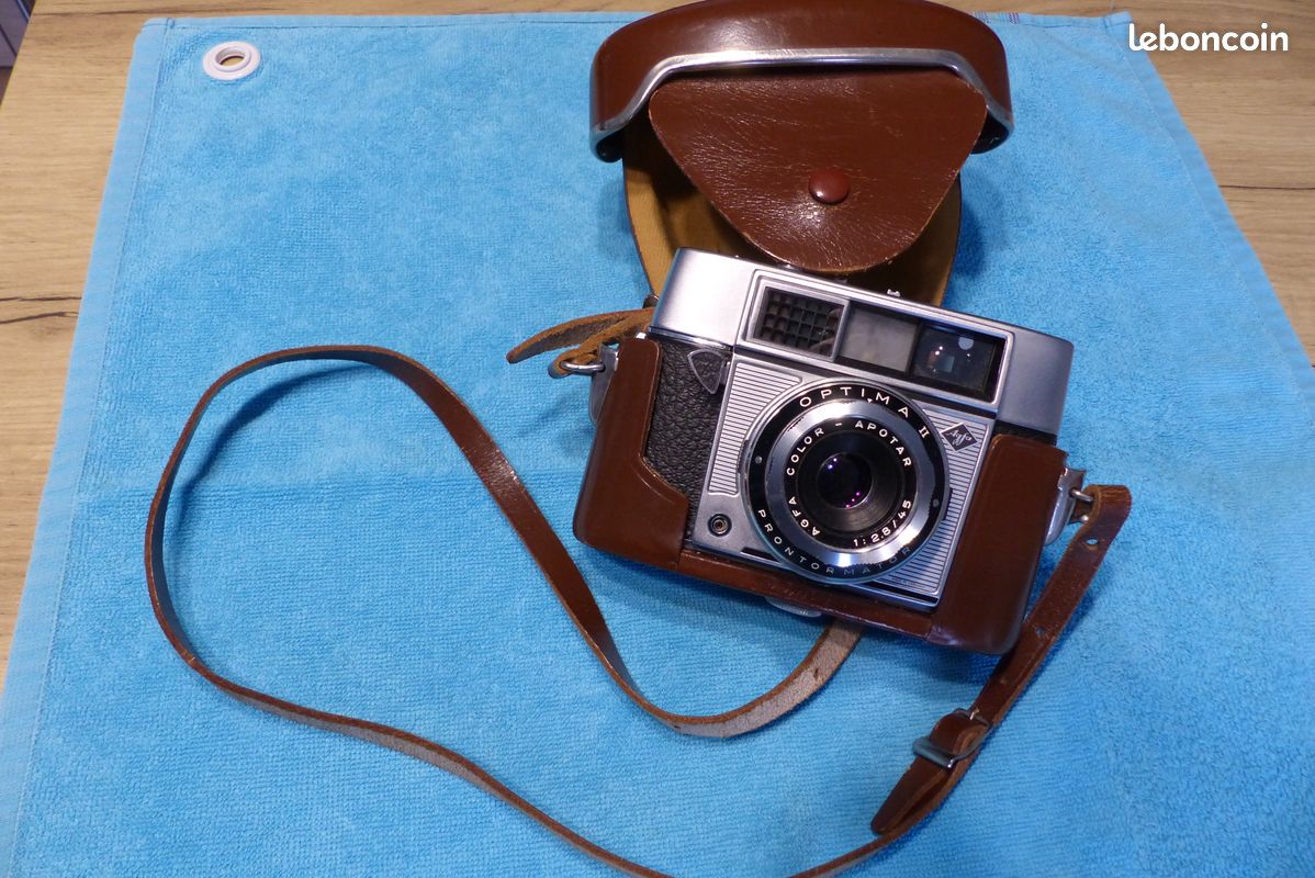 Lot De 2 Appareils Photo Argentiques Agfa Isola Optima - Anciens, Très Bon état
