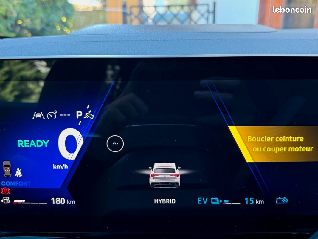 Renault RAFALE 1.2 E-TECH HYPER HYBRID 300 ESPRIT ALPINE 4X4 (image 28)