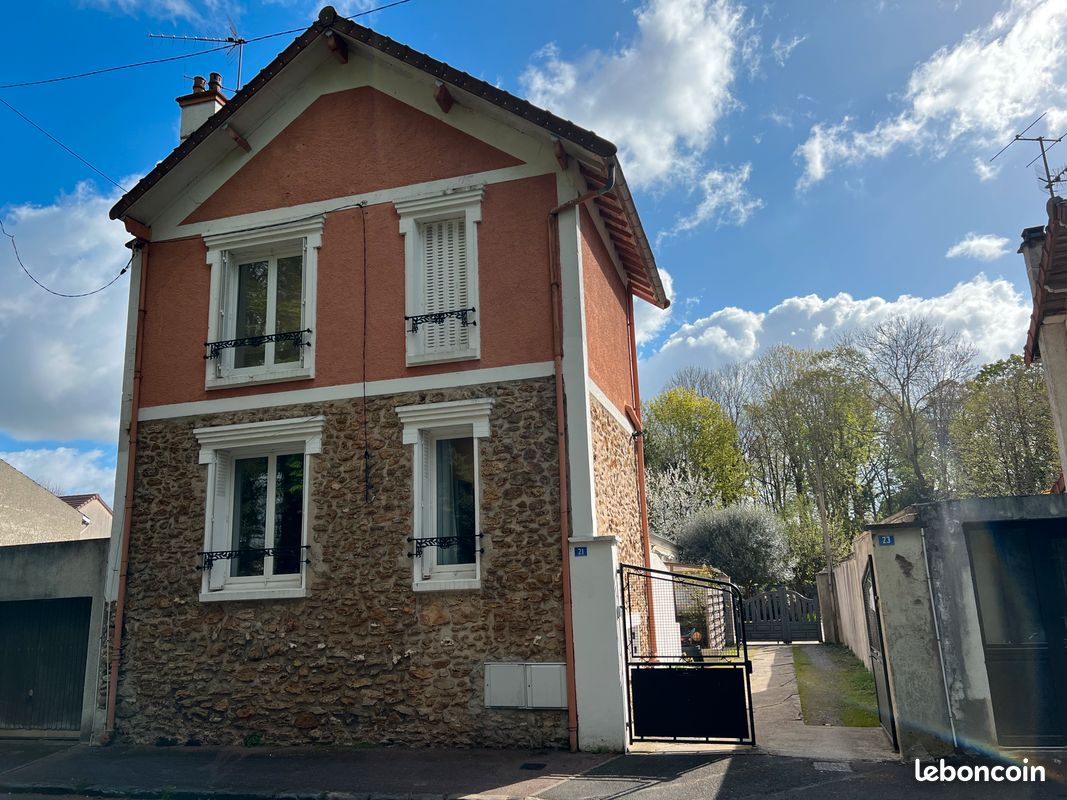 Maison 3 pièces 55 m² · à Corbeil-Essonnes · 55 m² · 215 000 €