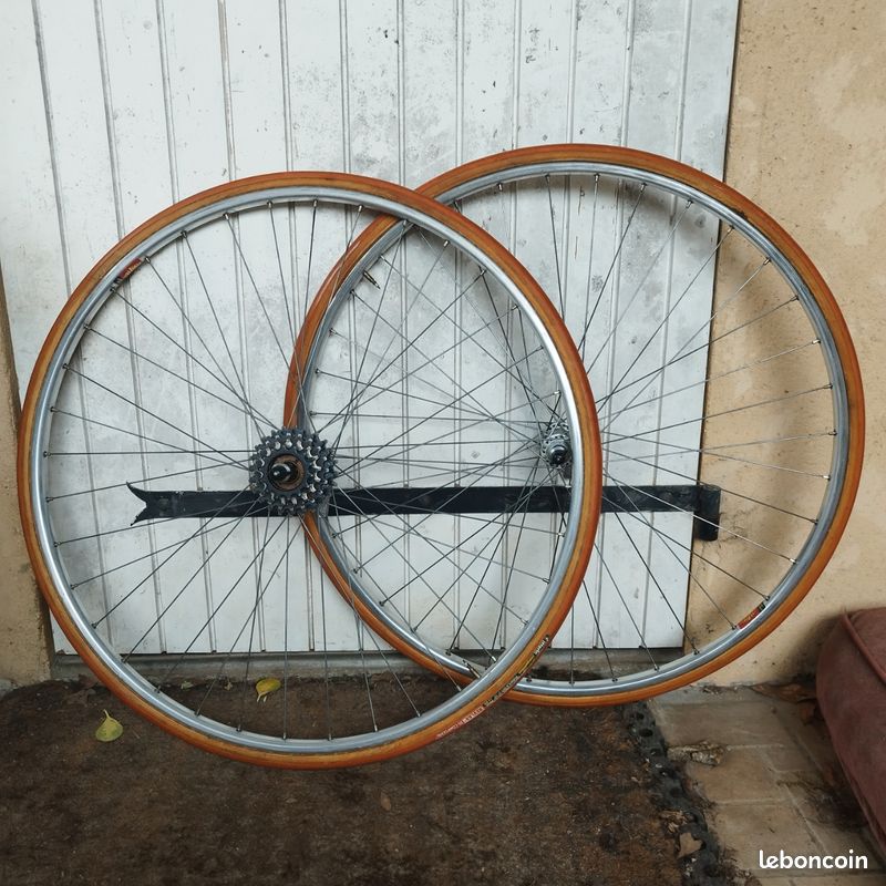Paire De Jantes Mavic Monthlery Route 32H 700C – Argent – NOS Pour Vélo Rétro