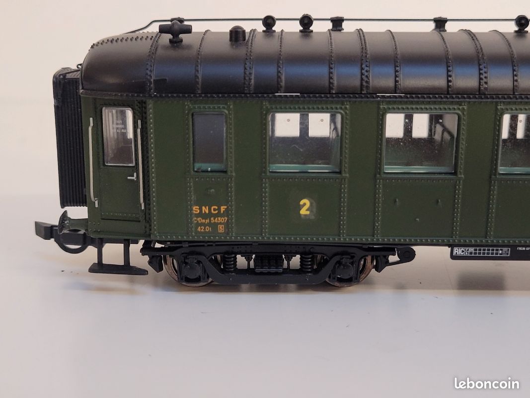 Voiture RIB, 2ème classe SNCF livrée Transilien