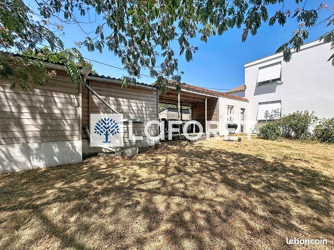 Maison 4 pièces 141 m² · à Moncoutant-sur-Sèvre · 141 m² · 135 000 €